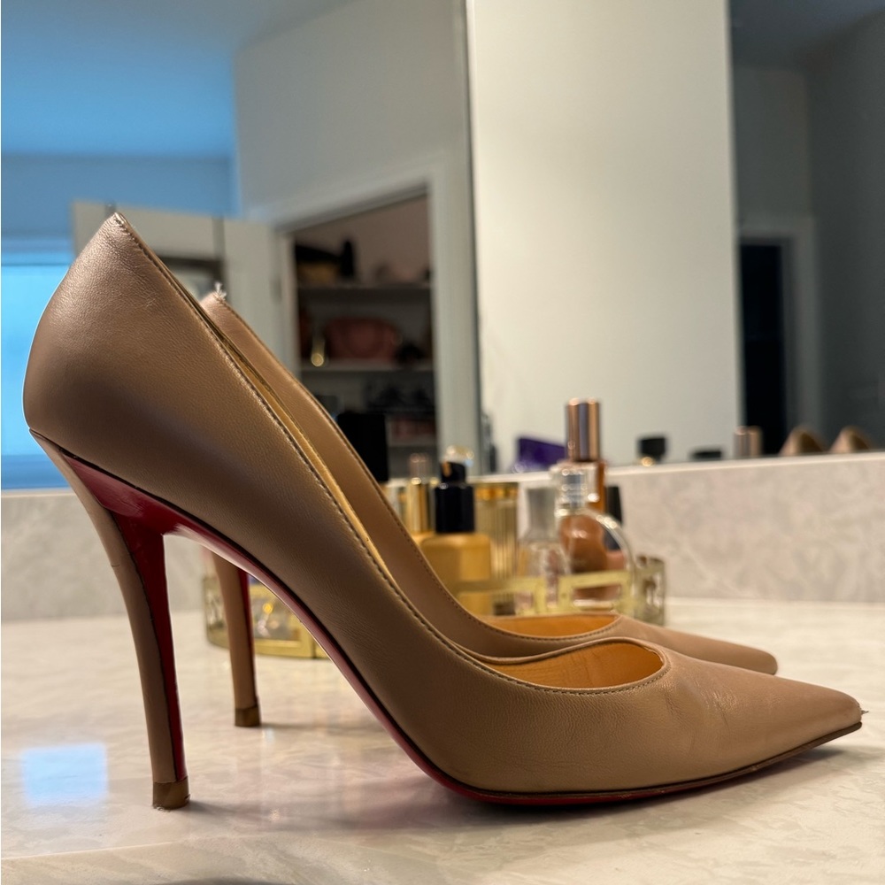 Authentic Christian Louboutin tan leather pumps size 37.5